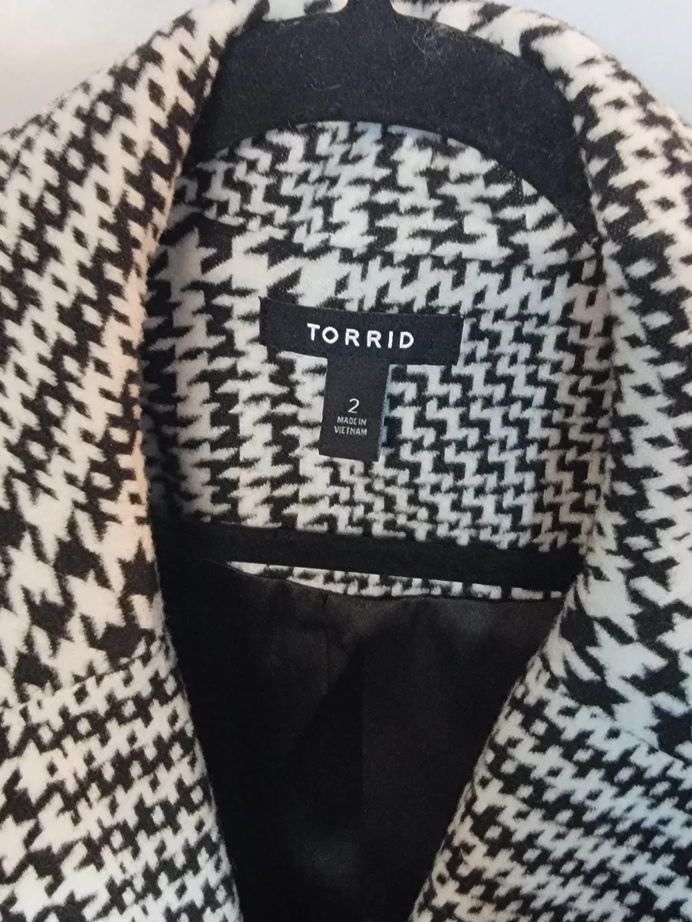 torrid Black & White Houndstooth Plaid Pea Coat - Picture 3 of 12